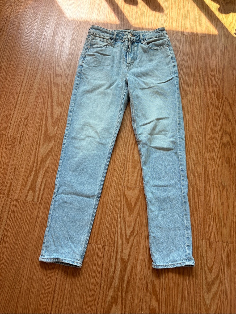 American Eagle Light Wash Straight-Leg Jeans